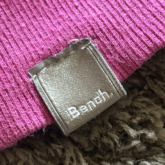 Bench Sweater with Pocket - Picture 5 of 5